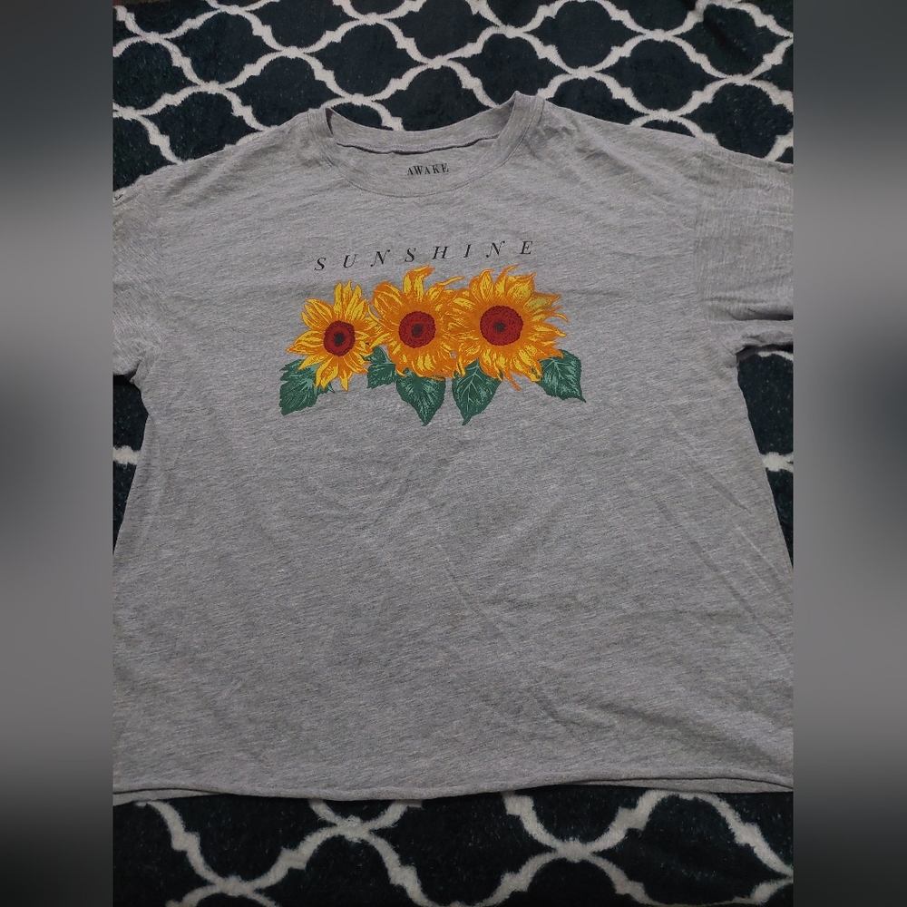 Awake Sunshine Sunflower tee 2XL‎